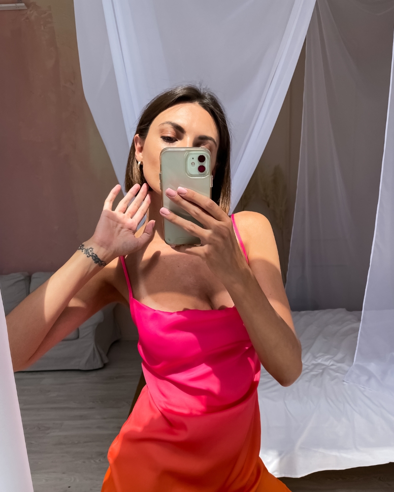 Local hookups girl mirror